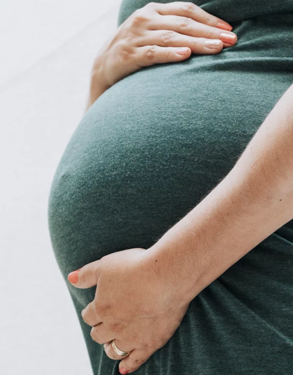 Jeremy Saudan, therapeuthe - massage femme enceinte