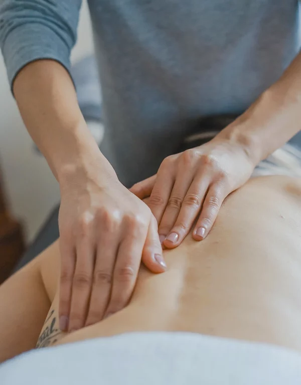 Jeremy Saudan, therapeuthe - massage femme enceinte